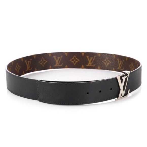 Louis Vuitton Black Leather and Monogram
Canvas Reversable Initials Belt. - Picture 3 of 7
